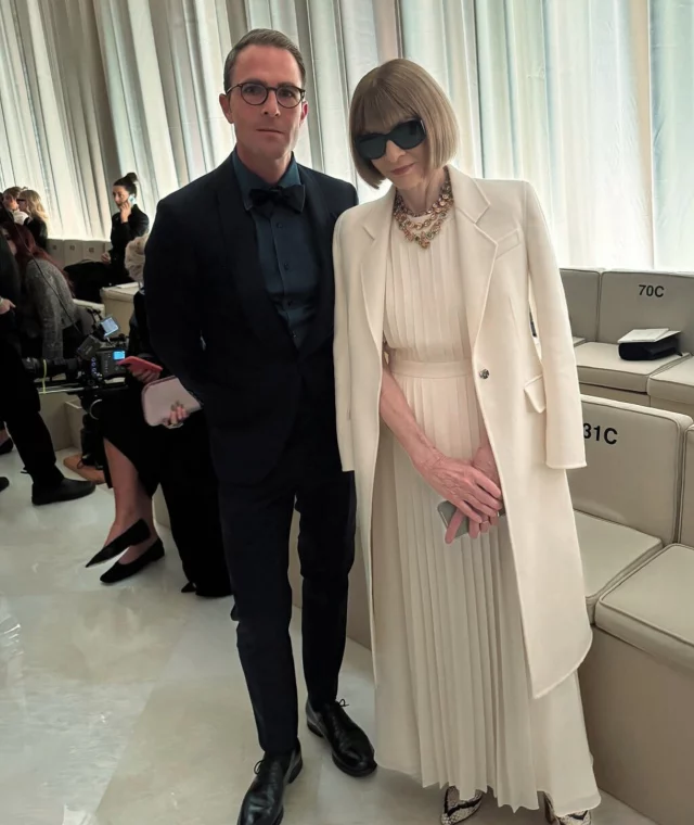 Michael Meyer and Anna Wintour at the Giorgio Armani Spring/Summer 2026 Women‘s Fashion Show.
#michaelmeyerstores #annawintour #giorgioarmanishow #milan #milanfashionweek #giorgioarmani #voguemagazine